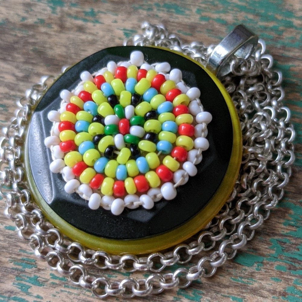 WHIMSY HOUSE I NWT Upcycled Bakelite and Seed Bead Vintage Button Necklace